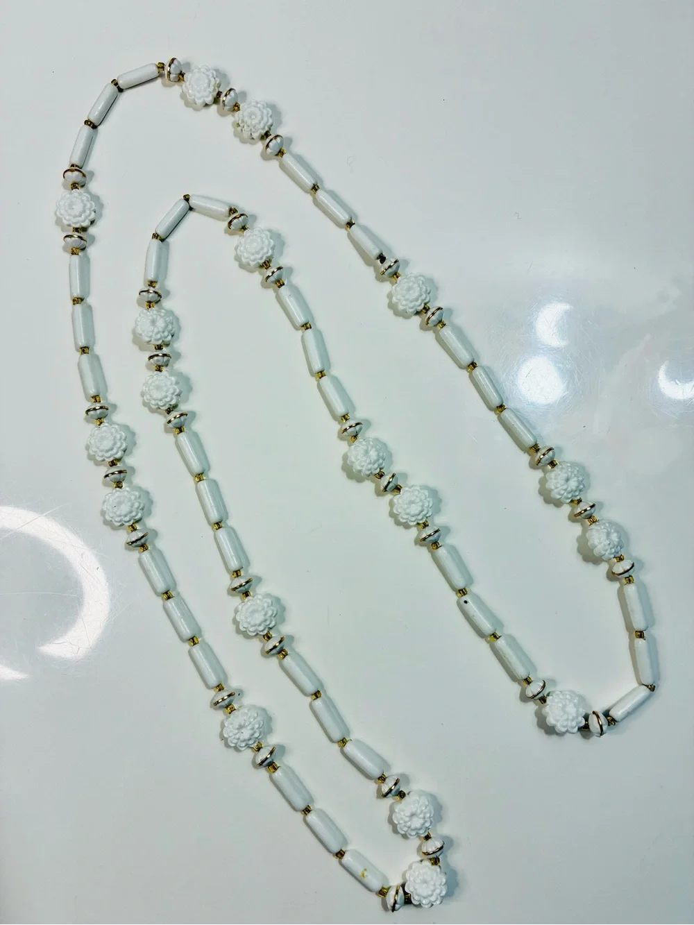 VTG Lucite Flapper Elegant White Beaded Long Easy Over The Head Necklace EUC